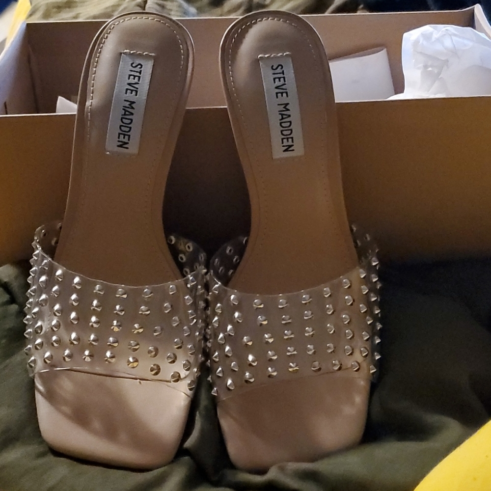 New in box Steve Madden slip ons